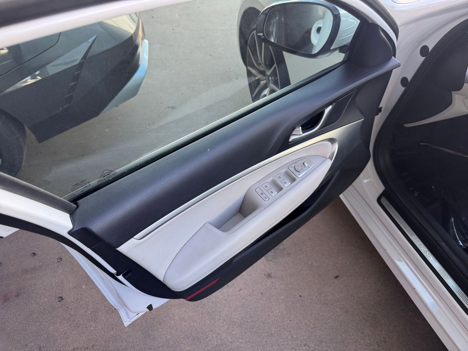 Used 2025 Genesis G70 2.5T image 20