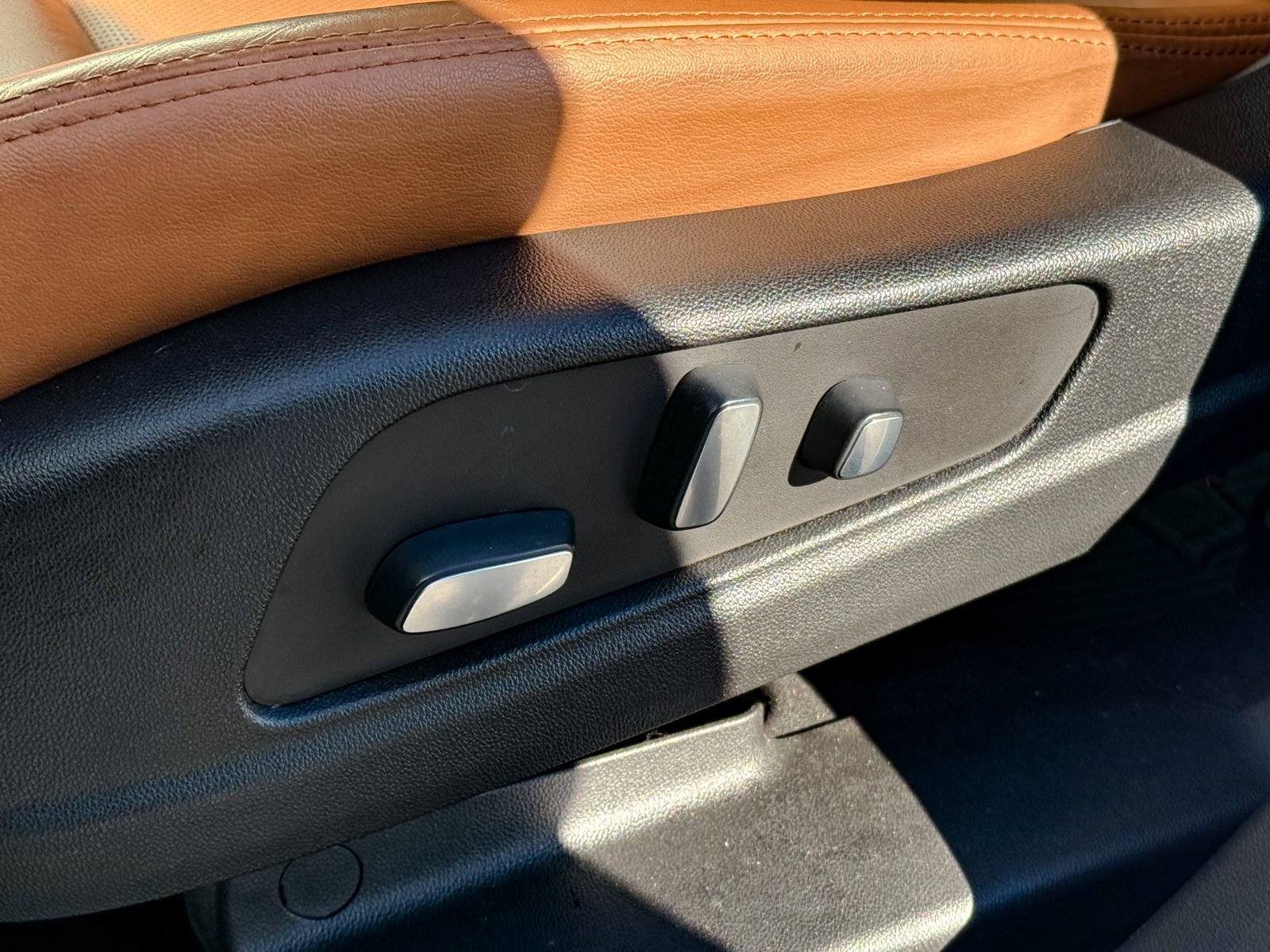 Used 2022 Cadillac XT5 Premium Luxury image 16