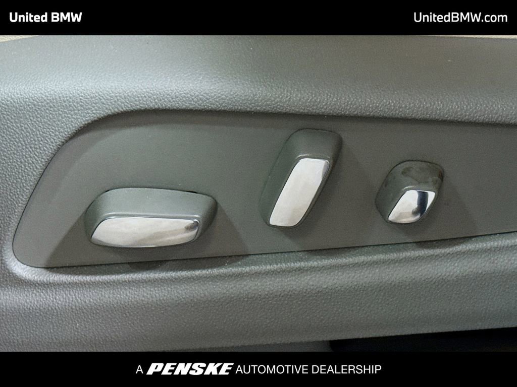 Used 2025 Cadillac XT6 Premium Luxury w/ Technology Package image 4