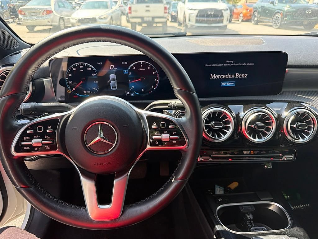 Used 2022 Mercedes-Benz A 220 4MATIC image 11