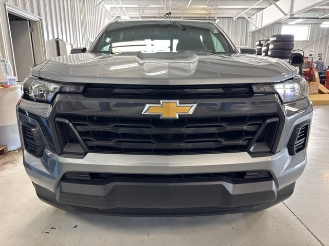 Used 2025 Chevrolet Colorado LT w/ Advanced Trailering Package AWD/4WD image 39
