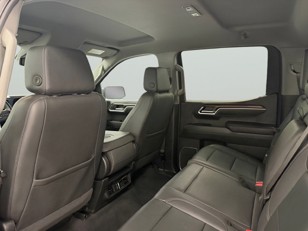 Used 2025 GMC Sierra 1500 SLT AWD/4WD image 11