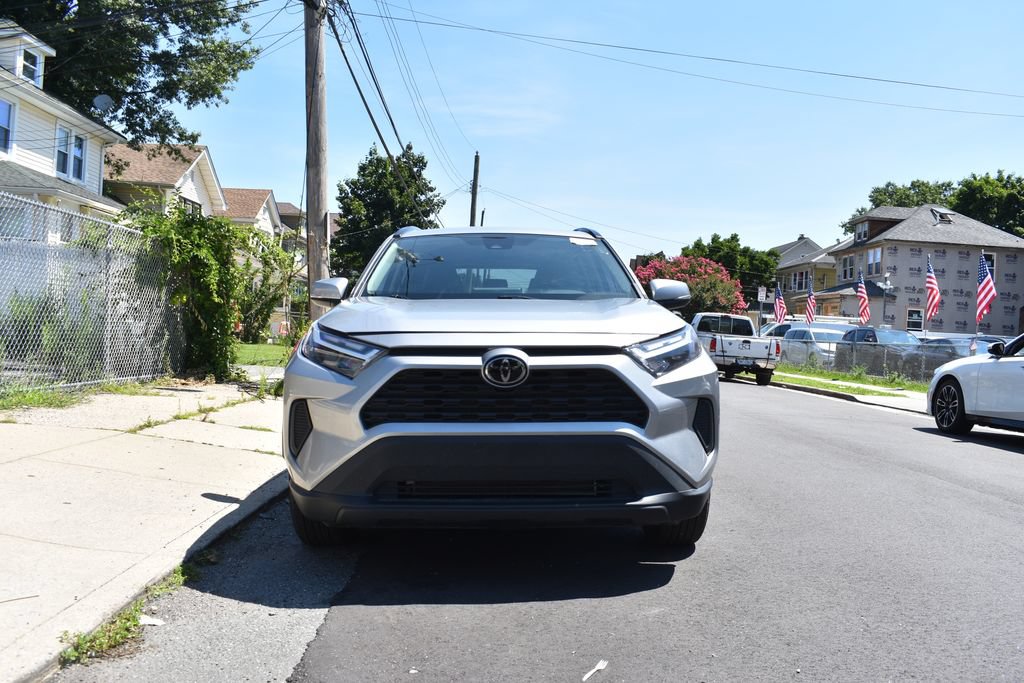 Used 2025 Toyota RAV4 XLE FWD image 3