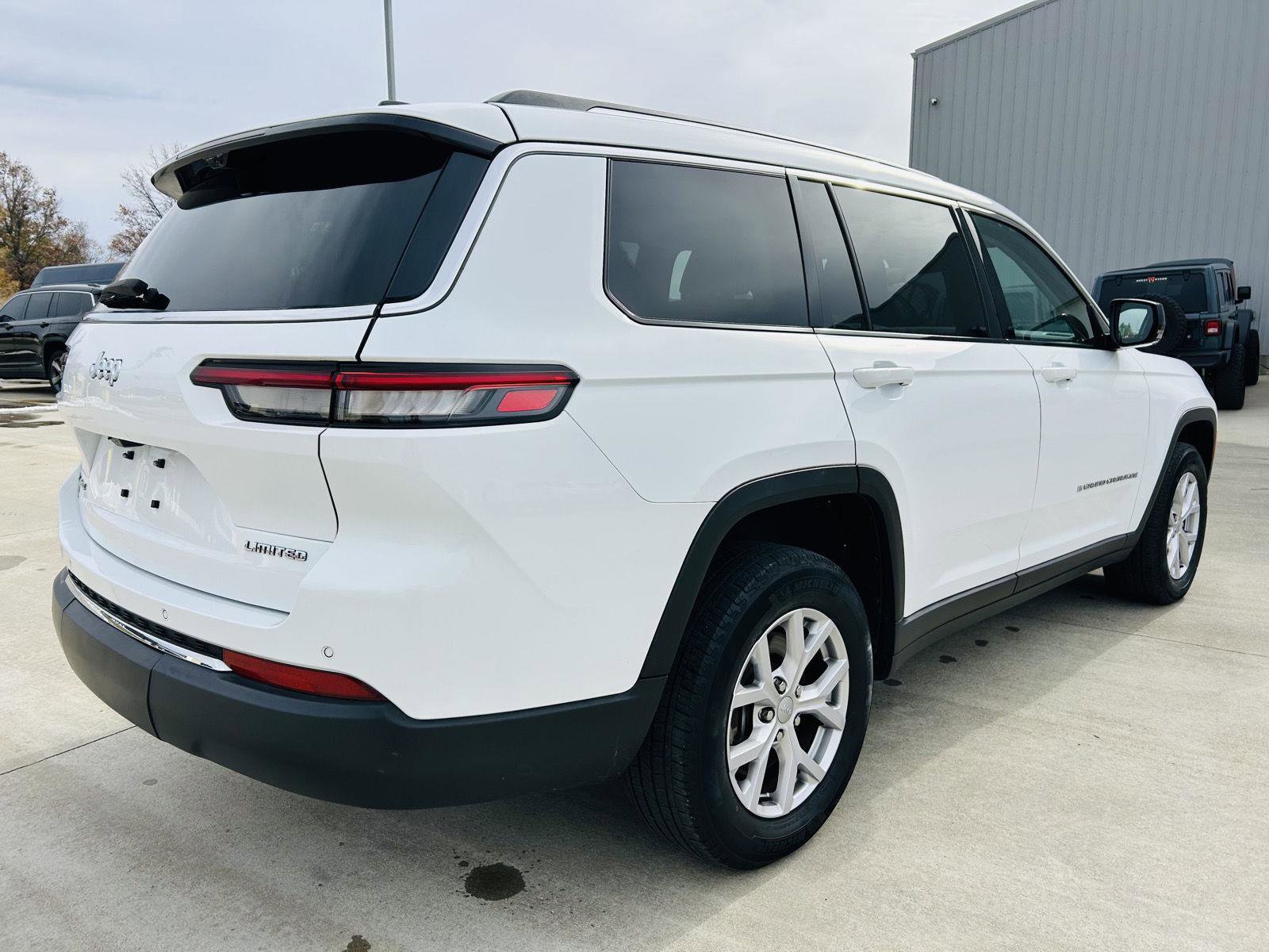 Used 2022 Jeep Grand Cherokee L Limited w/ Luxury Tech Group II image 45