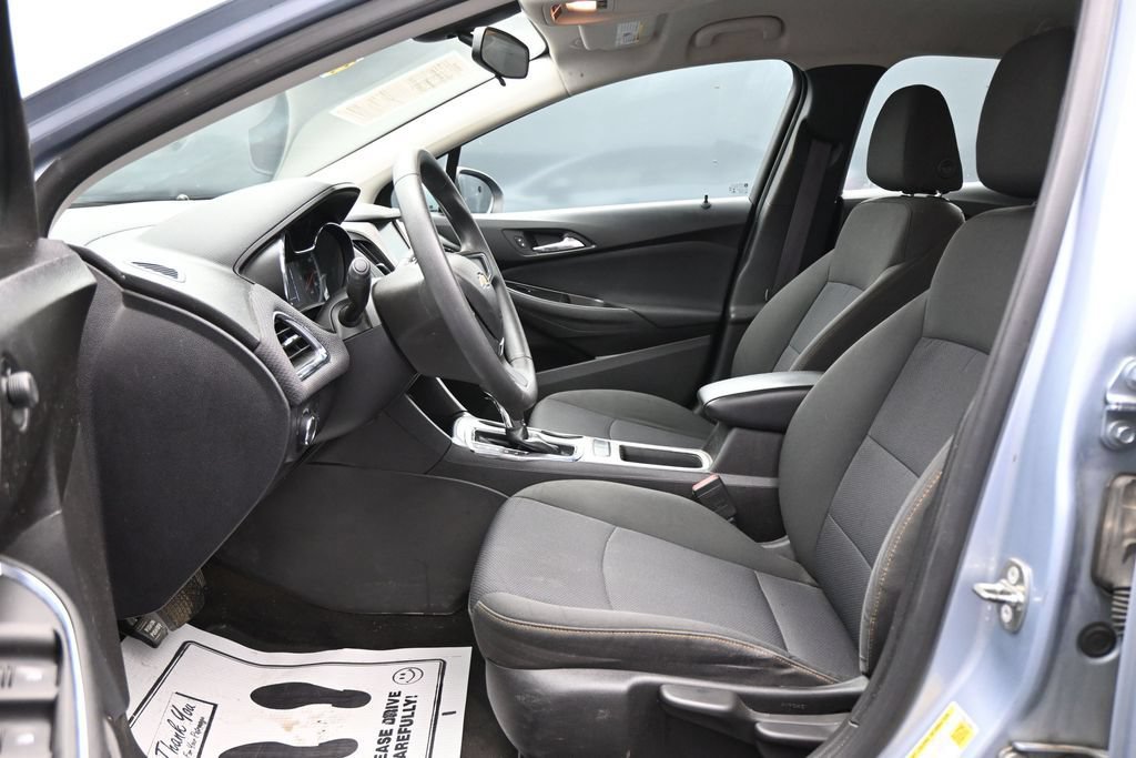 Used 2017 Chevrolet Cruze LS FWD image 9