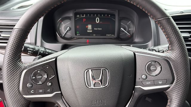 Used 2025 Honda Passport TrailSport image 14