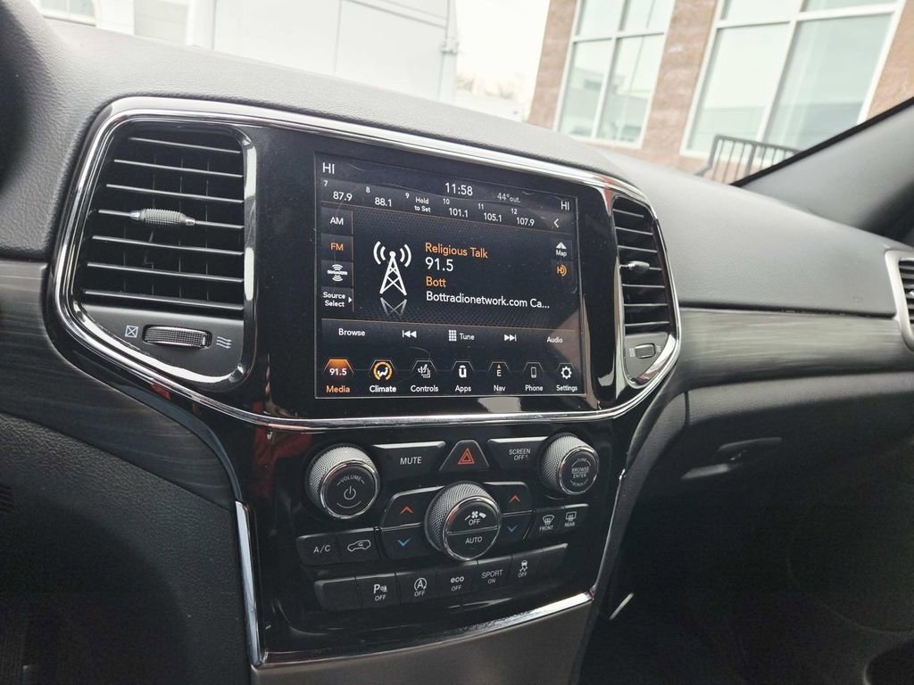 Used 2020 Jeep Grand Cherokee Altitude image 25
