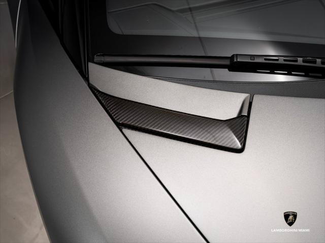 Used 2019 Lamborghini Aventador S AWD/4WD image 3