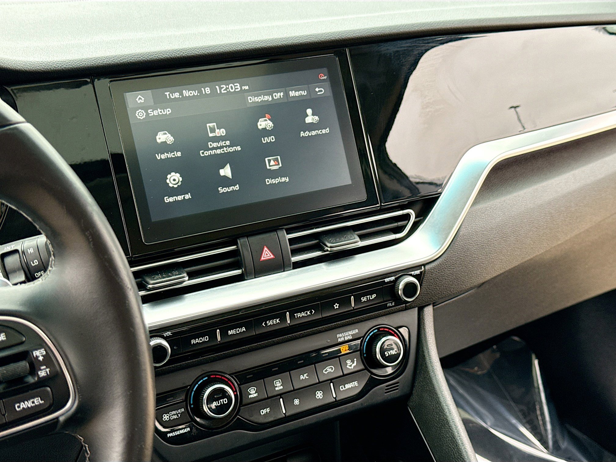 Used 2020 Kia Niro Touring image 10