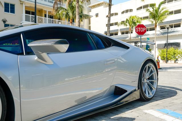 Used 2015 Lamborghini Huracan LP 610-4 AWD/4WD image 11