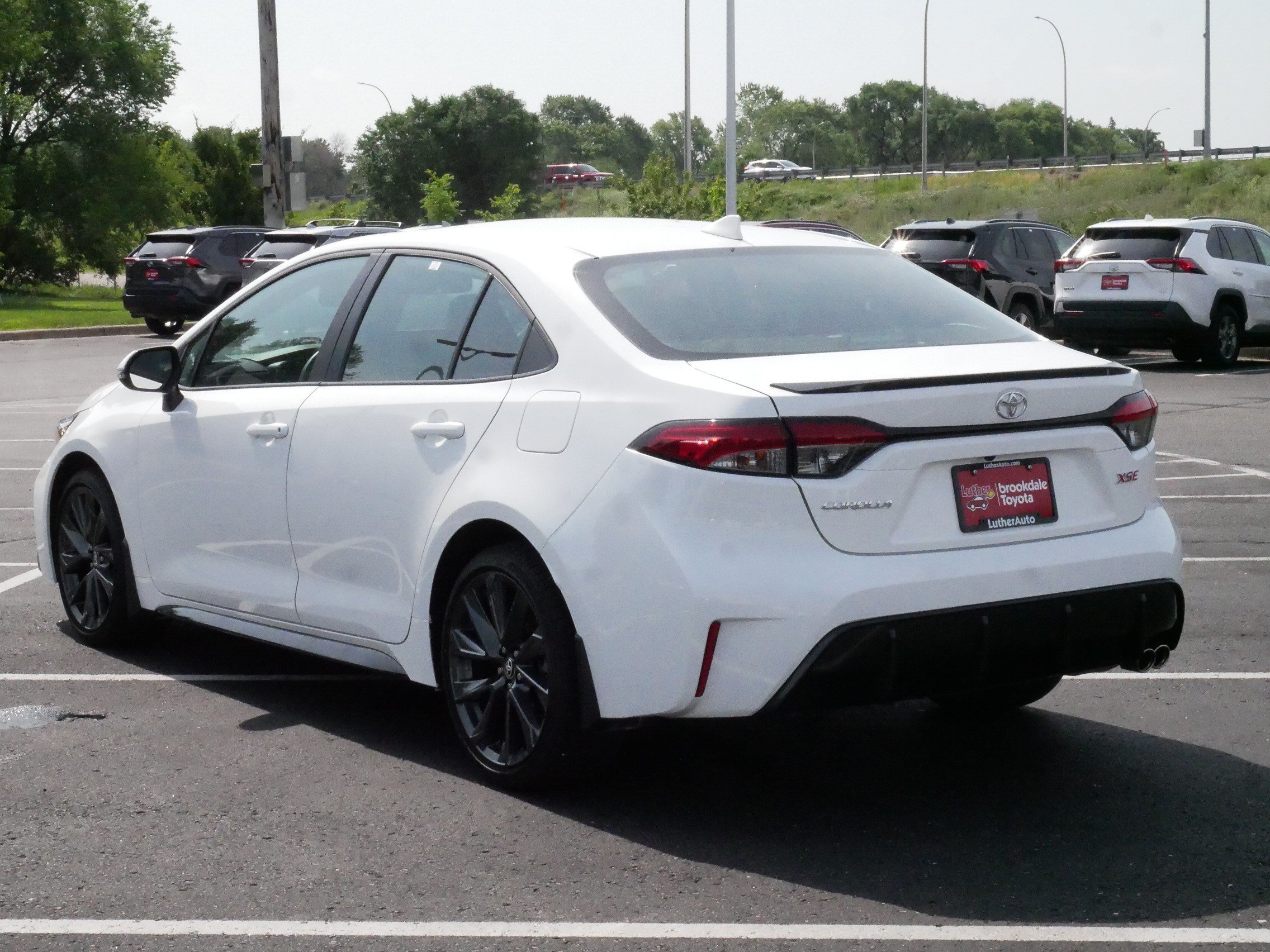Used 2026 Toyota Corolla XSE FWD image 5