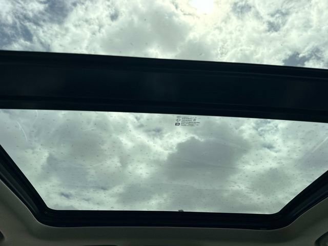 Certified 2022 Cadillac XT4 Luxury w/ Driver Awareness Package FWD image 17