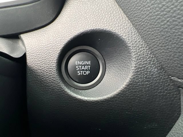 Used 2026 Toyota Corolla Cross XLE AWD/4WD image 18