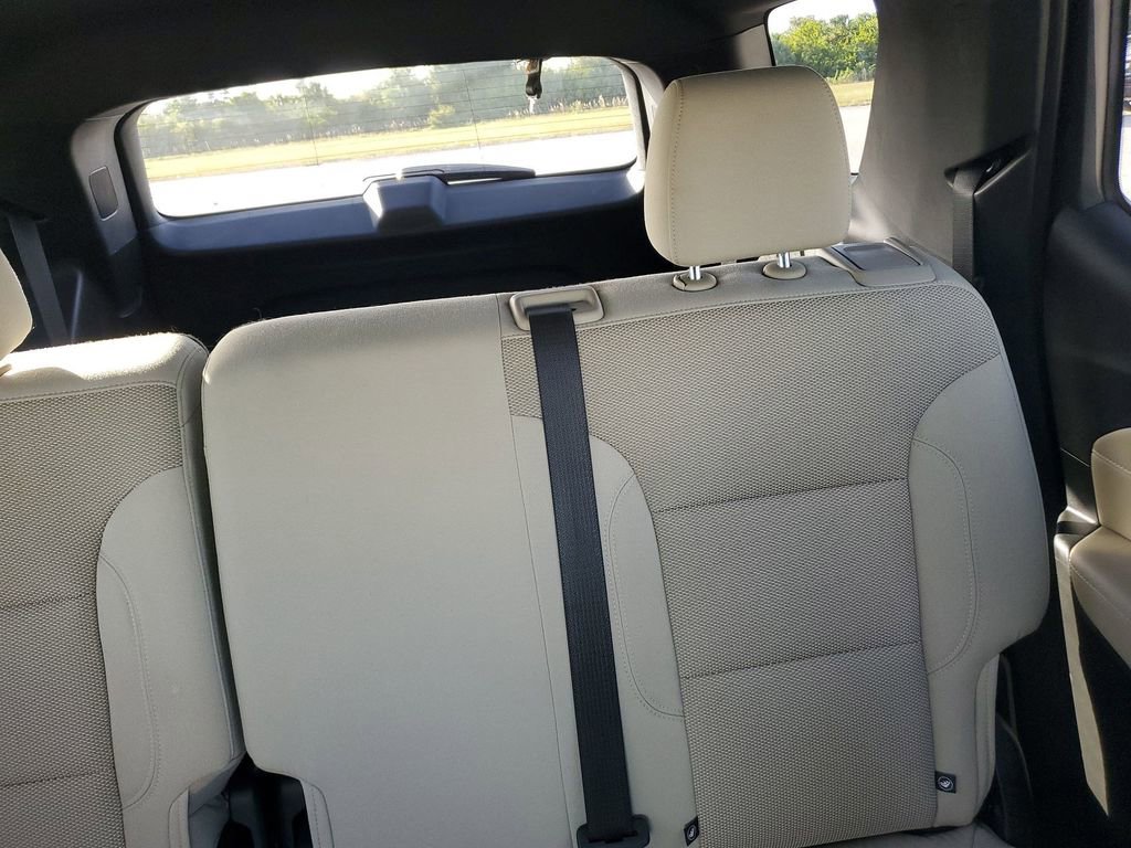 Used 2023 Chevrolet Traverse LS image 14