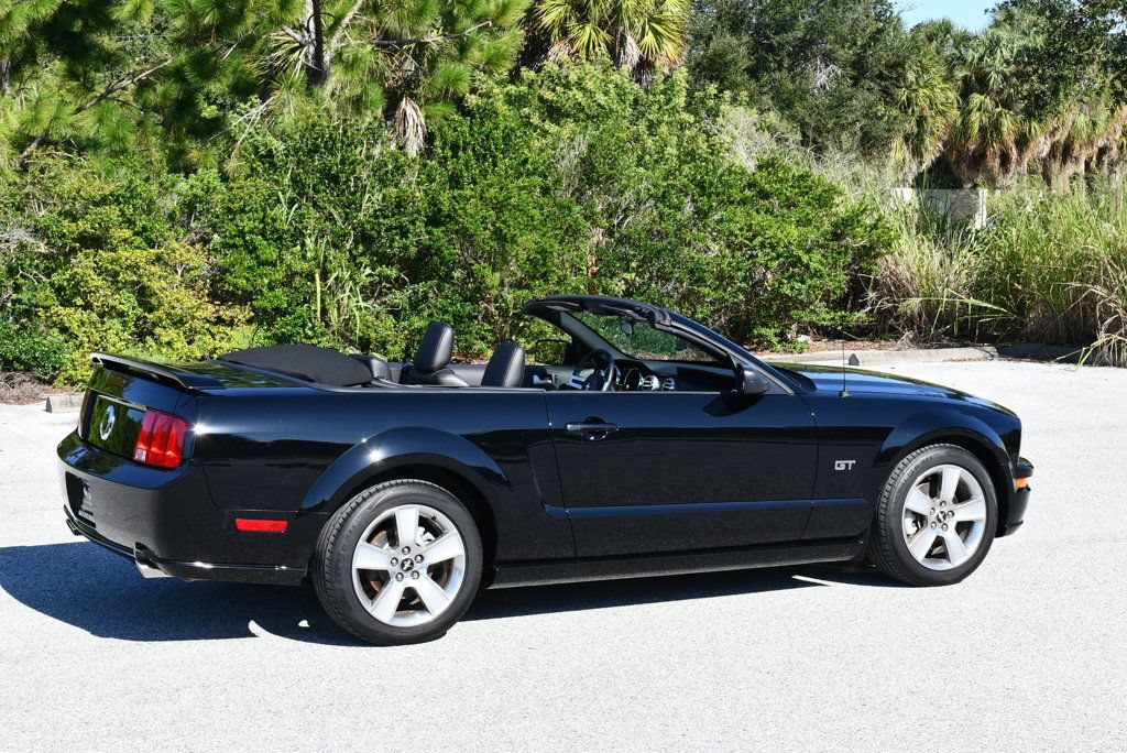 Used 2007 Ford Mustang GT RWD image 6