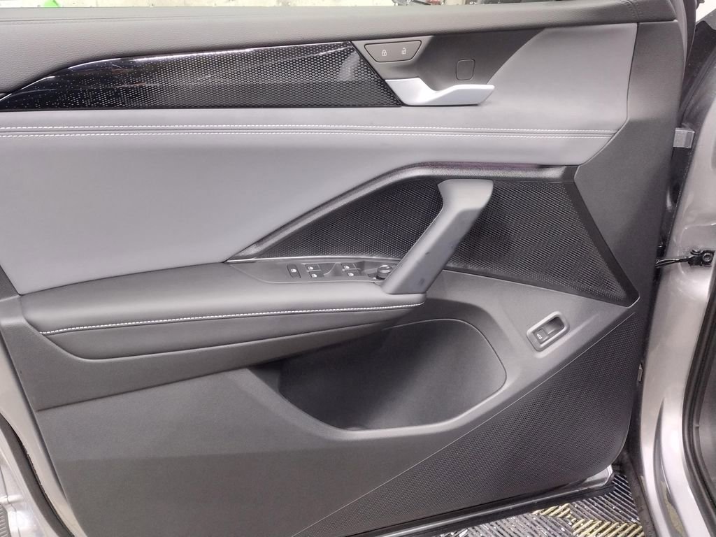 New 2026 Volkswagen Tiguan SE image 19