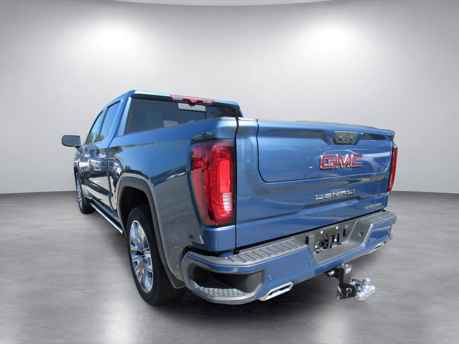 Used 2024 GMC Sierra 1500 Denali w/ Denali Reserve Package RWD image 5