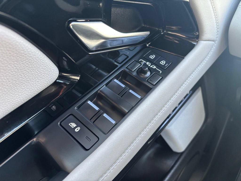Used 2023 Land Rover Range Rover Evoque SE AWD/4WD image 14