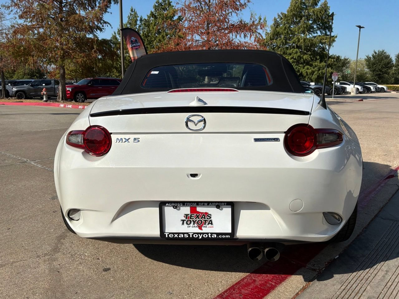 Used 2023 MAZDA MX-5 Miata Club RWD image 11
