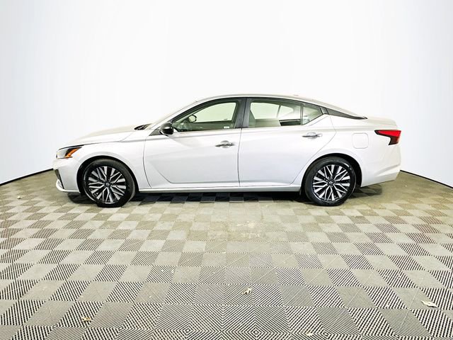 Used 2024 Nissan Altima 2.5 SV image 5