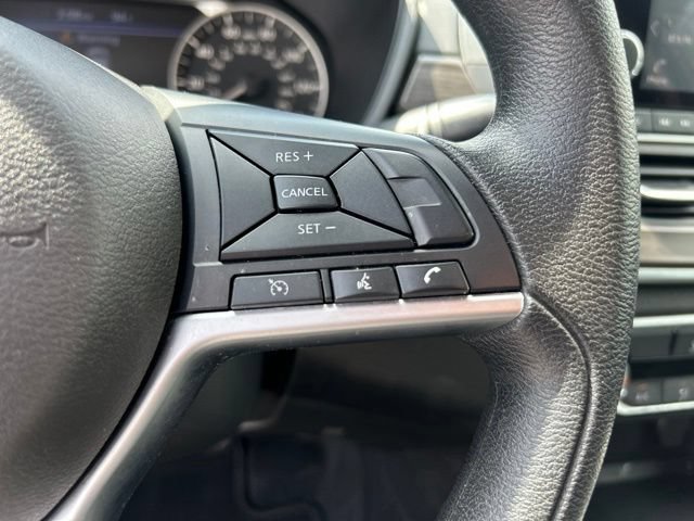 Used 2025 Nissan Altima 2.5 SV FWD image 18