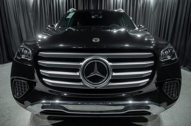 Certified 2026 Mercedes-Benz GLS 450 4MATIC image 2