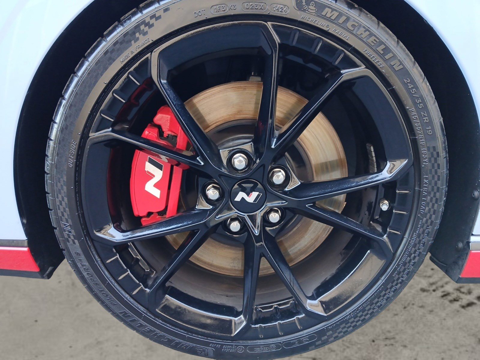 Certified 2025 Hyundai Elantra N Base image 14