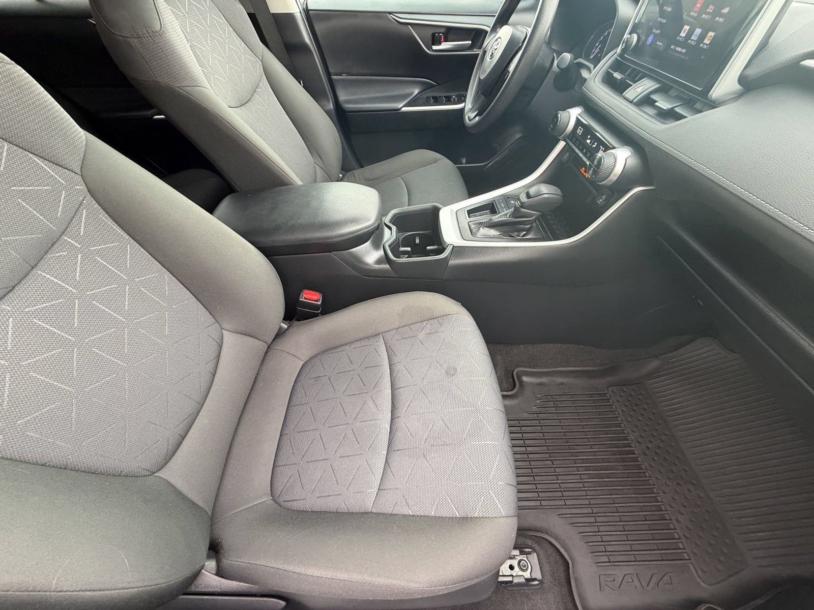 Used 2023 Toyota RAV4 XLE w/ Convenience Package FWD image 28
