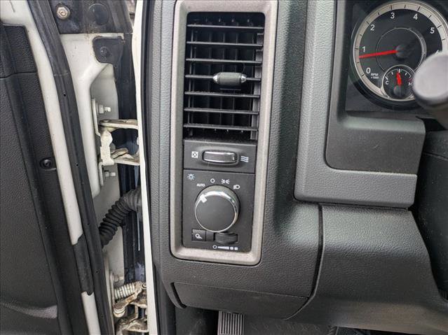 Used 2018 RAM 2500 Tradesman w/ Chrome Appearance Group AWD/4WD image 9