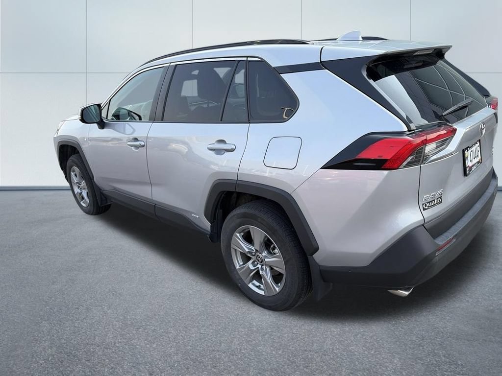 Used 2025 Toyota RAV4 XLE w/ Convenience Package AWD/4WD image 6