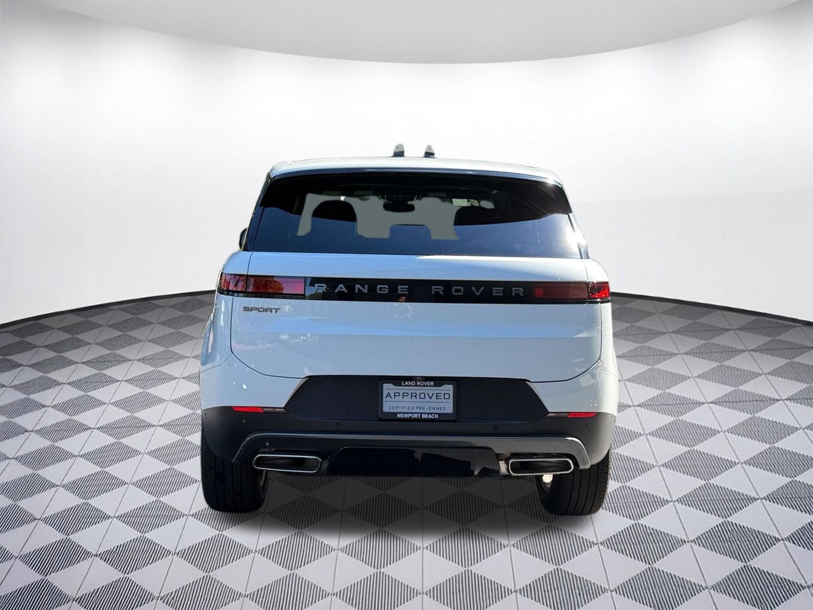 Used 2025 Land Rover Range Rover Sport SE AWD/4WD image 10