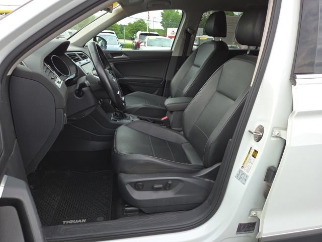 Used 2018 Volkswagen Tiguan SE AWD/4WD image 9
