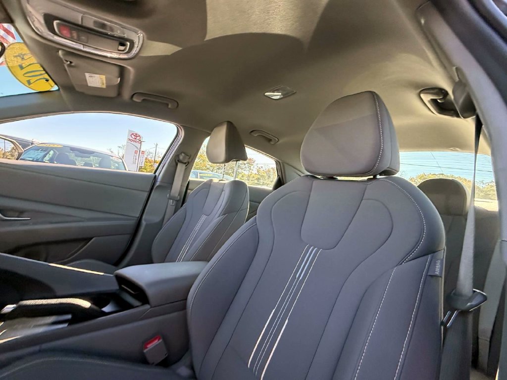 Certified 2024 Hyundai Elantra SEL FWD image 9