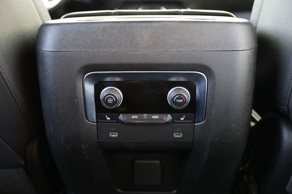 Used 2023 Chevrolet Suburban Premier RWD image 46
