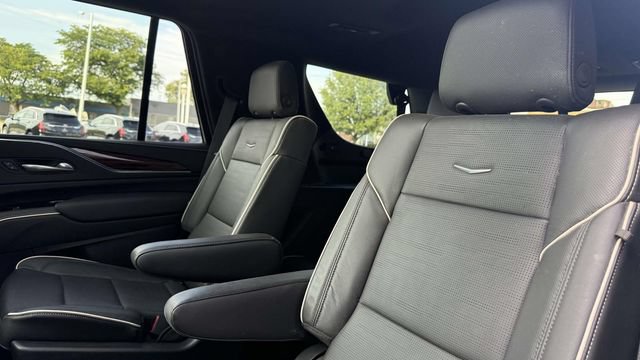 Used 2022 Cadillac Escalade Premium Luxury AWD/4WD image 62