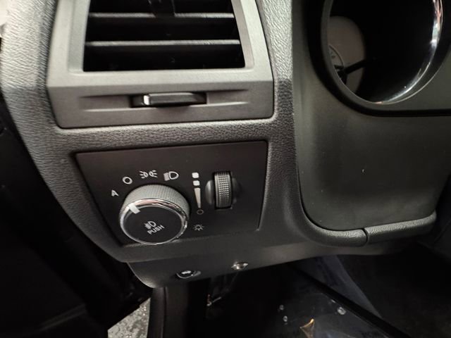 Used 2014 Dodge Challenger SXT Plus image 26