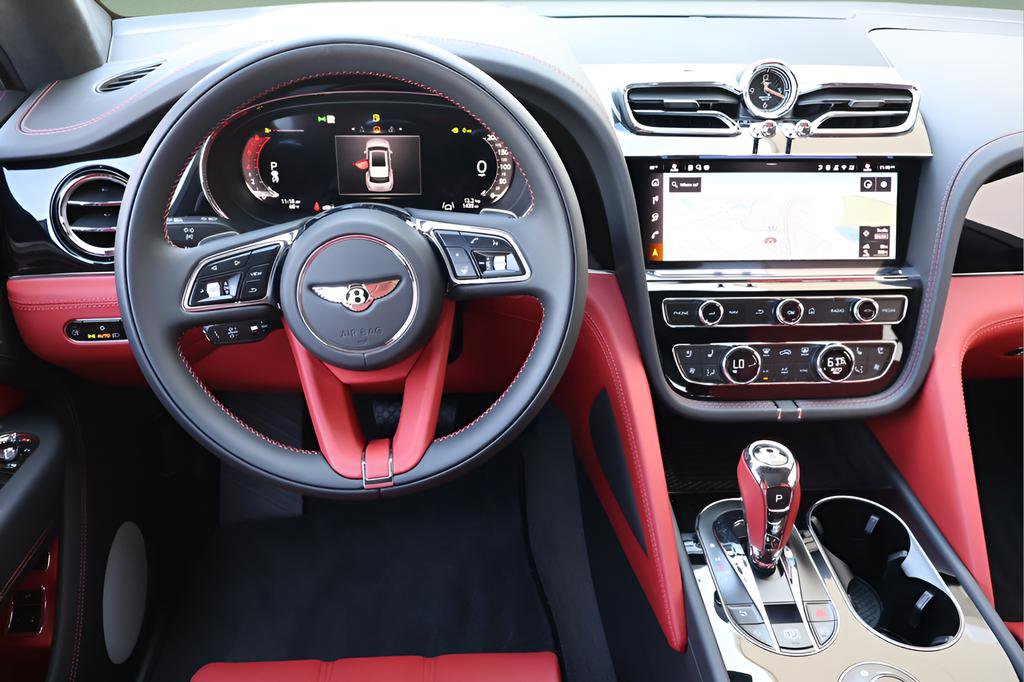 Used 2025 Bentley Bentayga AWD/4WD image 15