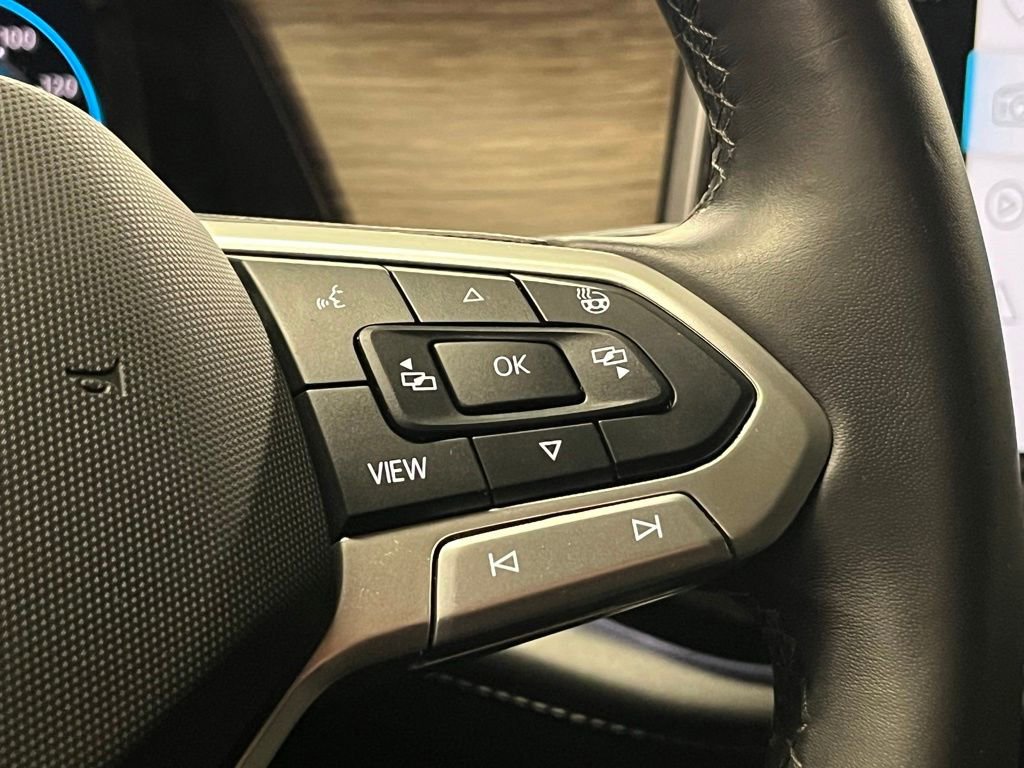 Certified 2025 Volkswagen Atlas SEL Premium R-Line image 29