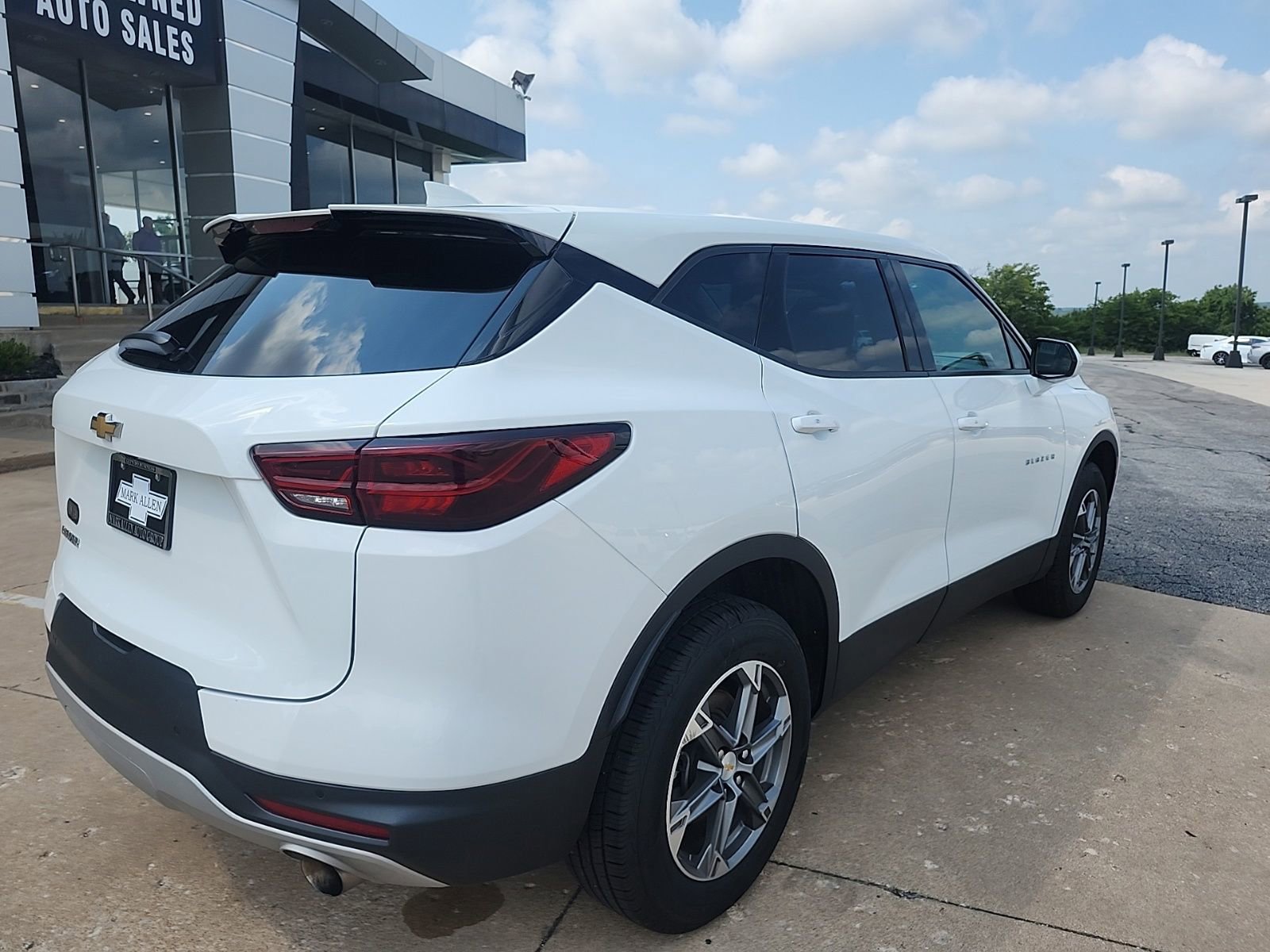 Used 2023 Chevrolet Blazer LT w/ Driver Confidence Package image 4