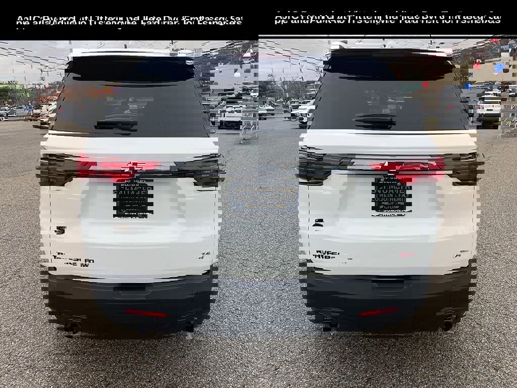 Used 2023 Chevrolet Traverse RS image 6