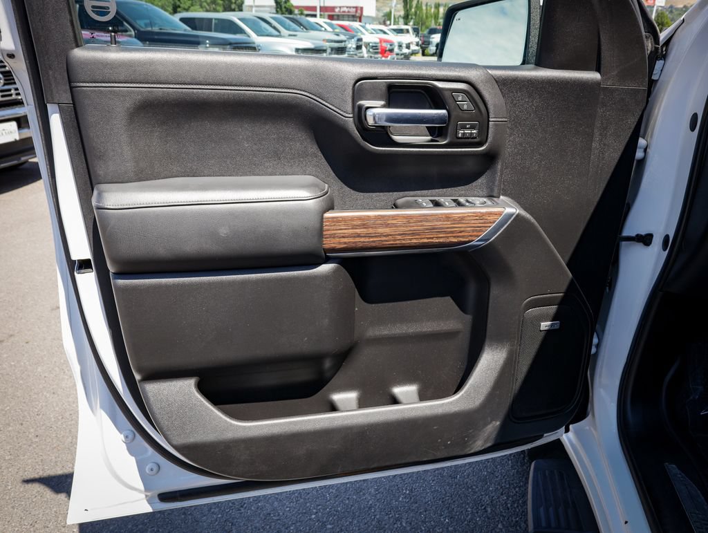 Used 2020 Chevrolet Silverado 1500 High Country w/ Technology Package AWD/4WD image 16