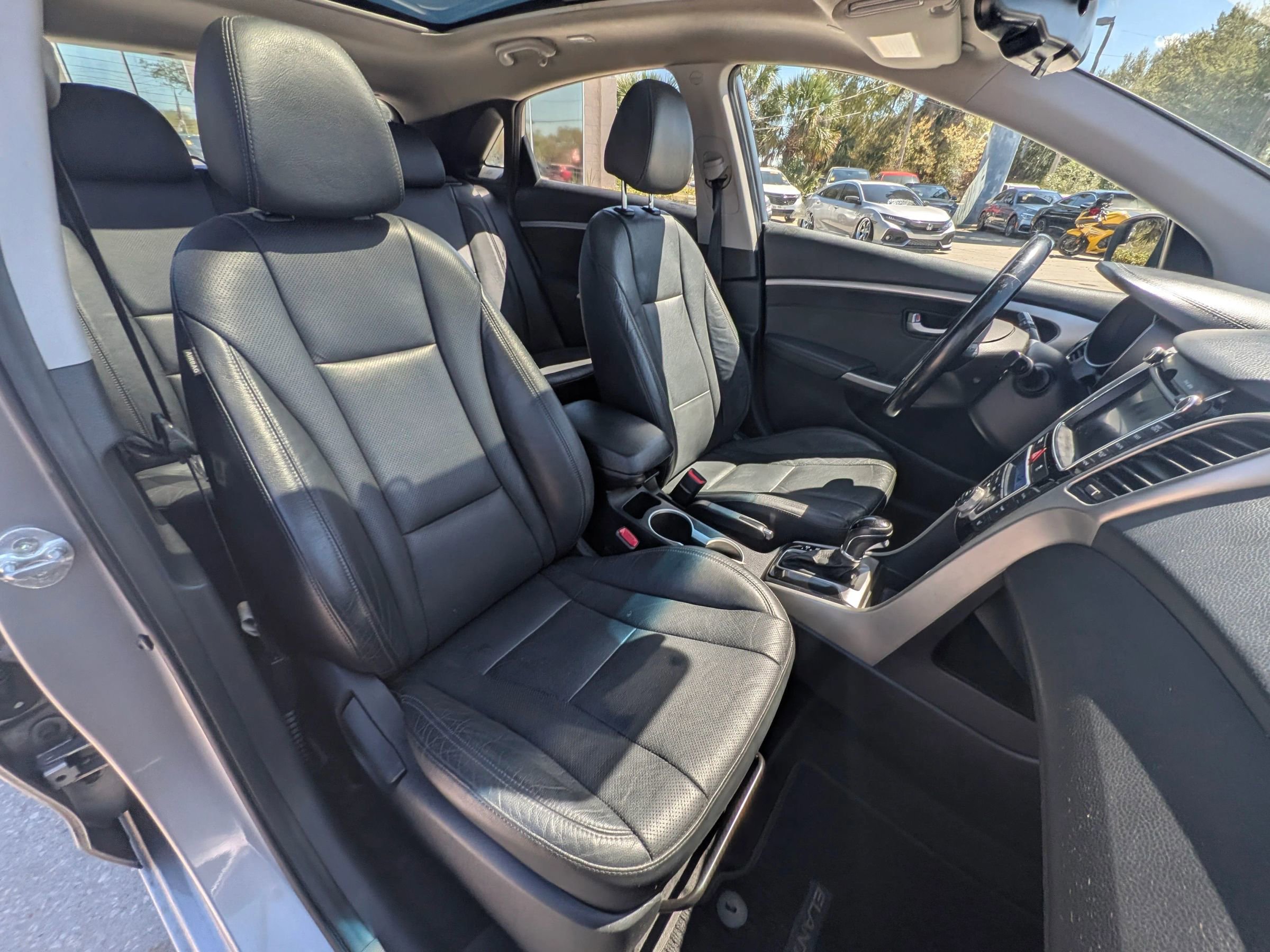 Used 2014 Hyundai Elantra GT w/ Option Group 03 image 10