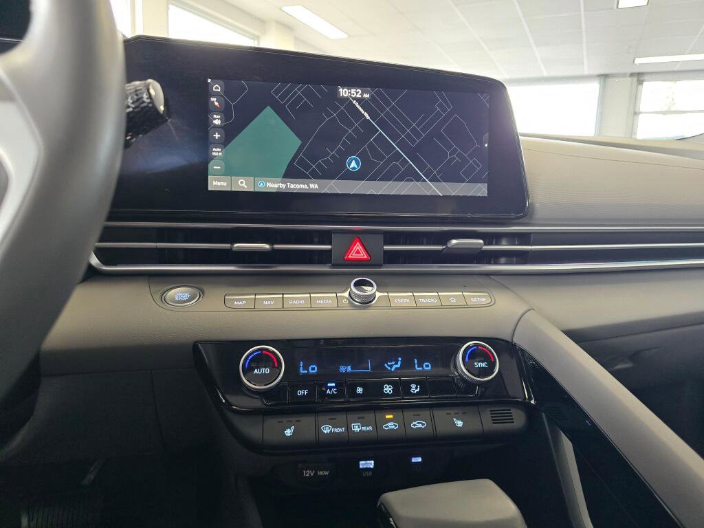 Used 2025 Hyundai Elantra SEL FWD image 26