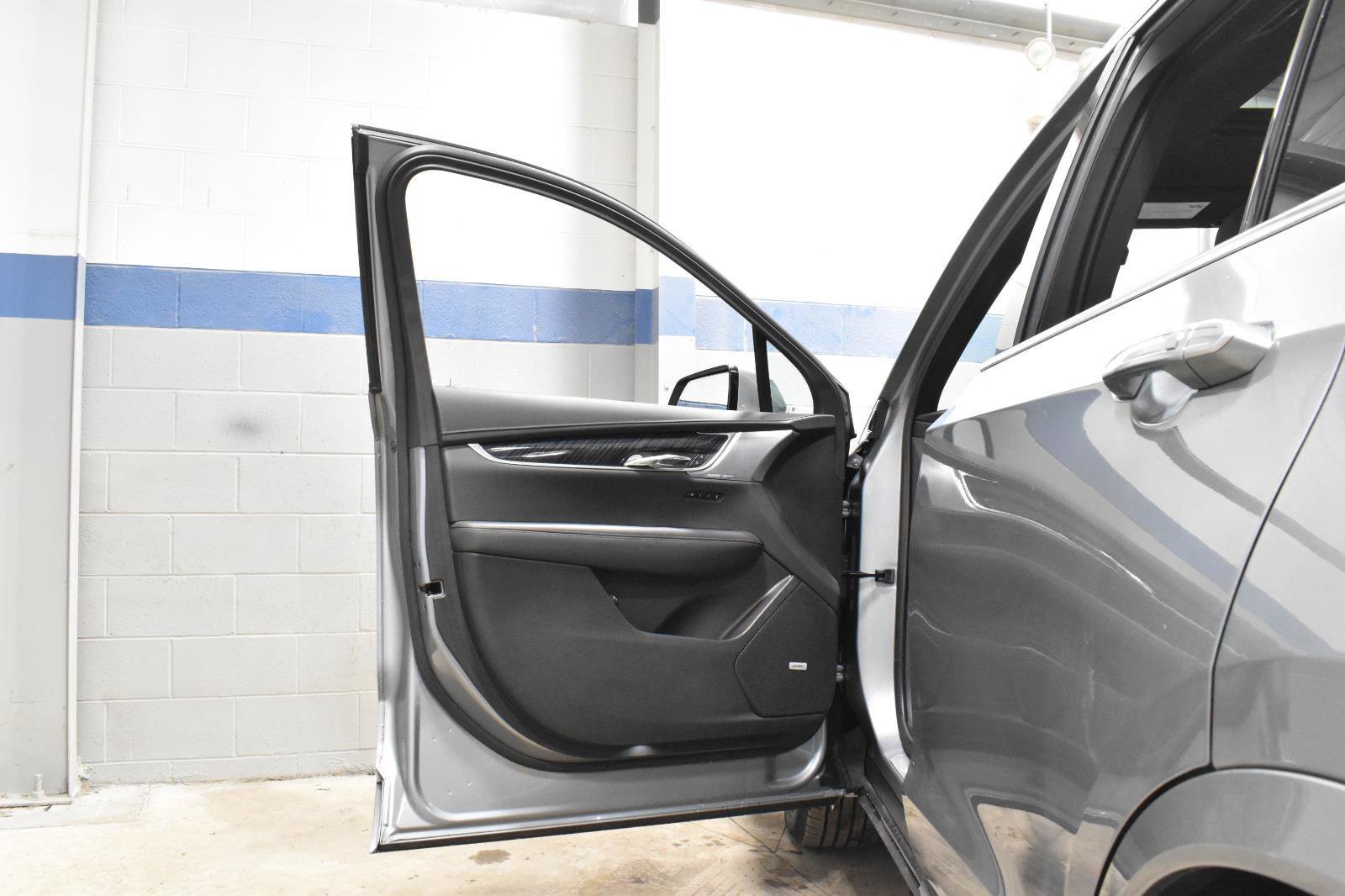 Certified 2025 Cadillac XT6 Premium Luxury image 10