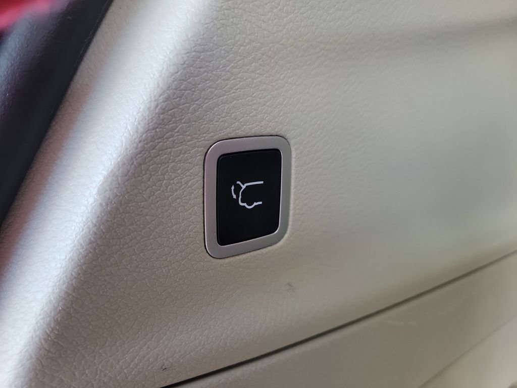 Certified 2023 Chrysler Pacifica Touring-L image 23