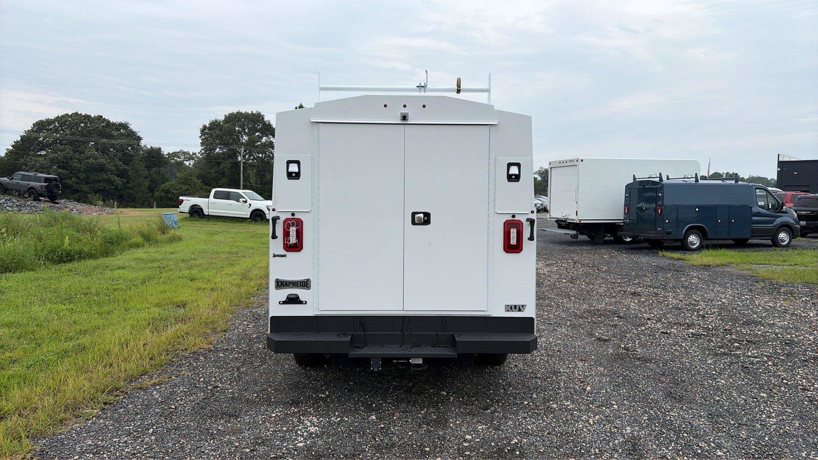 New 2027 Ford E-350 and Econoline 350 Super Duty w/ Power Equipment Group RWD image 4