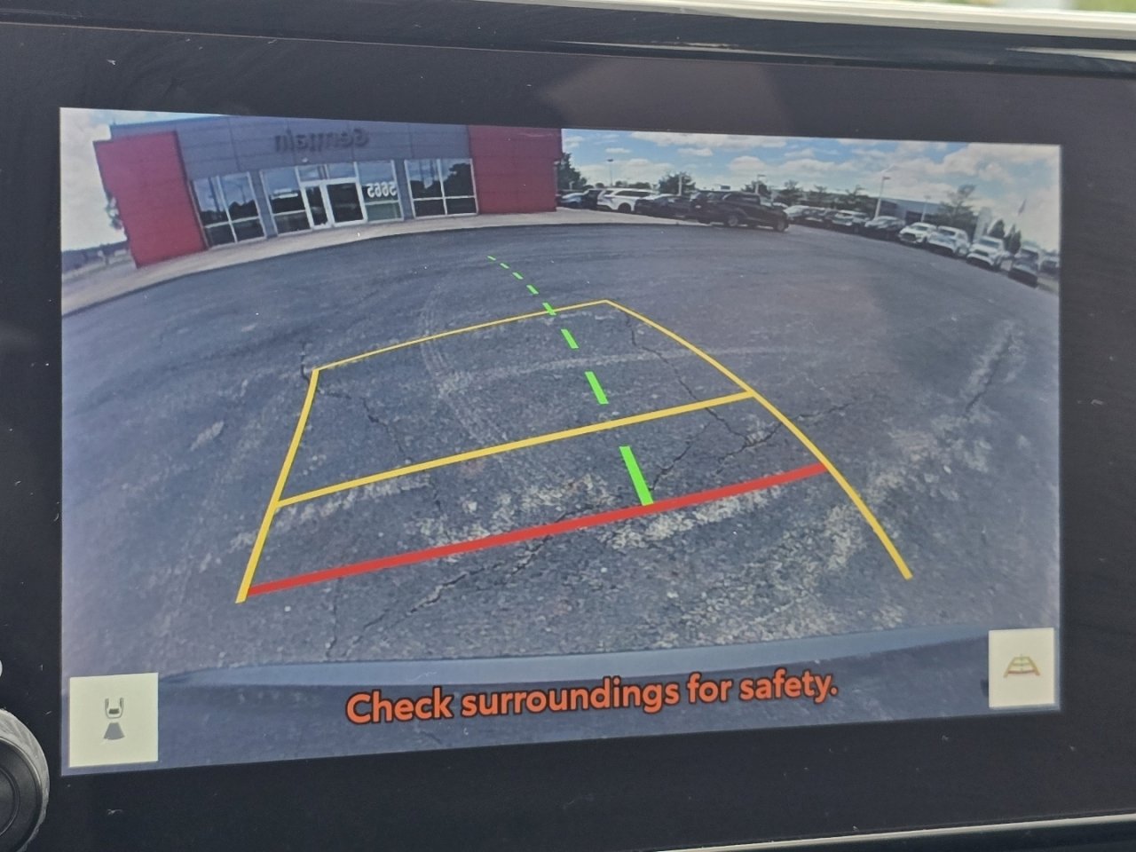 Used 2023 Toyota RAV4 LE FWD image 5