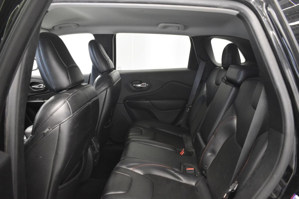 Used 2019 Jeep Cherokee Trailhawk w/ Cold Weather Group image 24