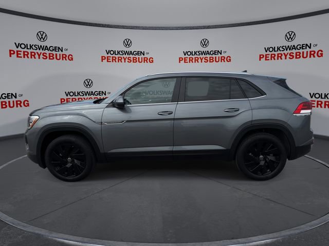 Certified 2024 Volkswagen Atlas Cross Sport SE w/ Black Wheel Package image 5
