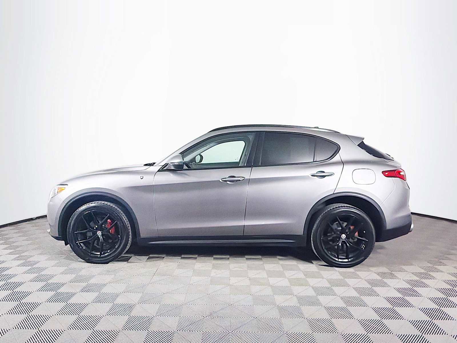Used 2019 Alfa Romeo Stelvio Sport w/ Quick Order Package 22J Sport AWD/4WD image 8